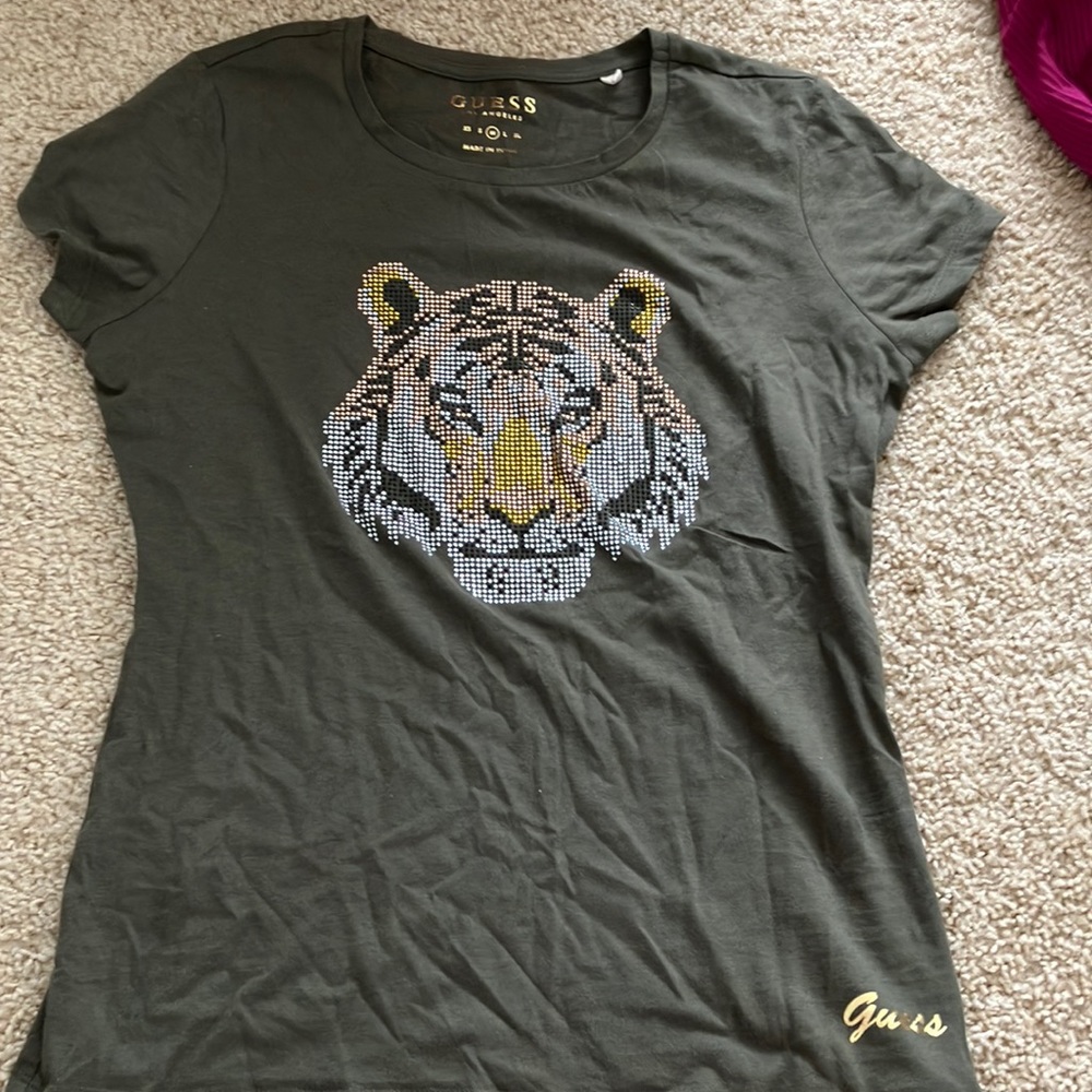 Women’s t shirt
